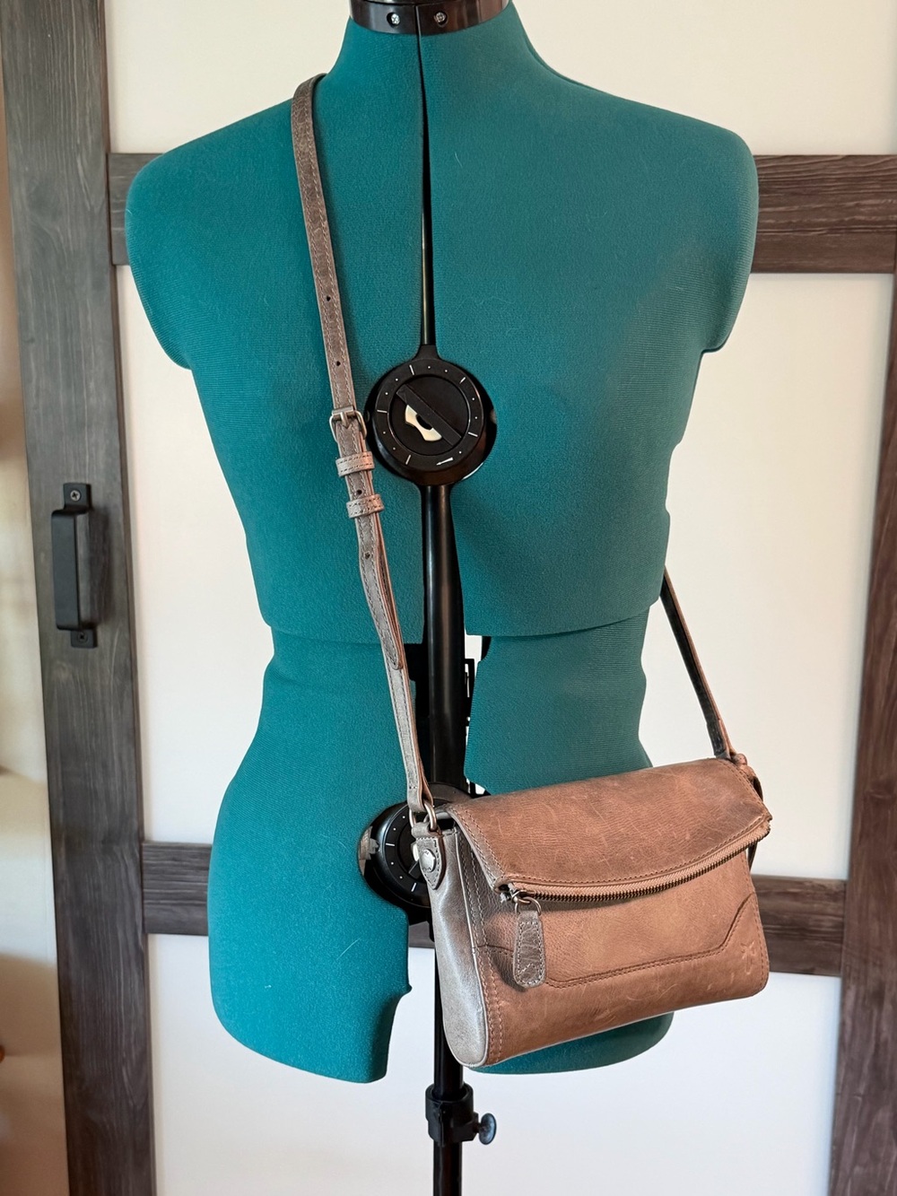 Frye Melissa Distressed Leather Crossbody Stadium Wristlet Bag Gray